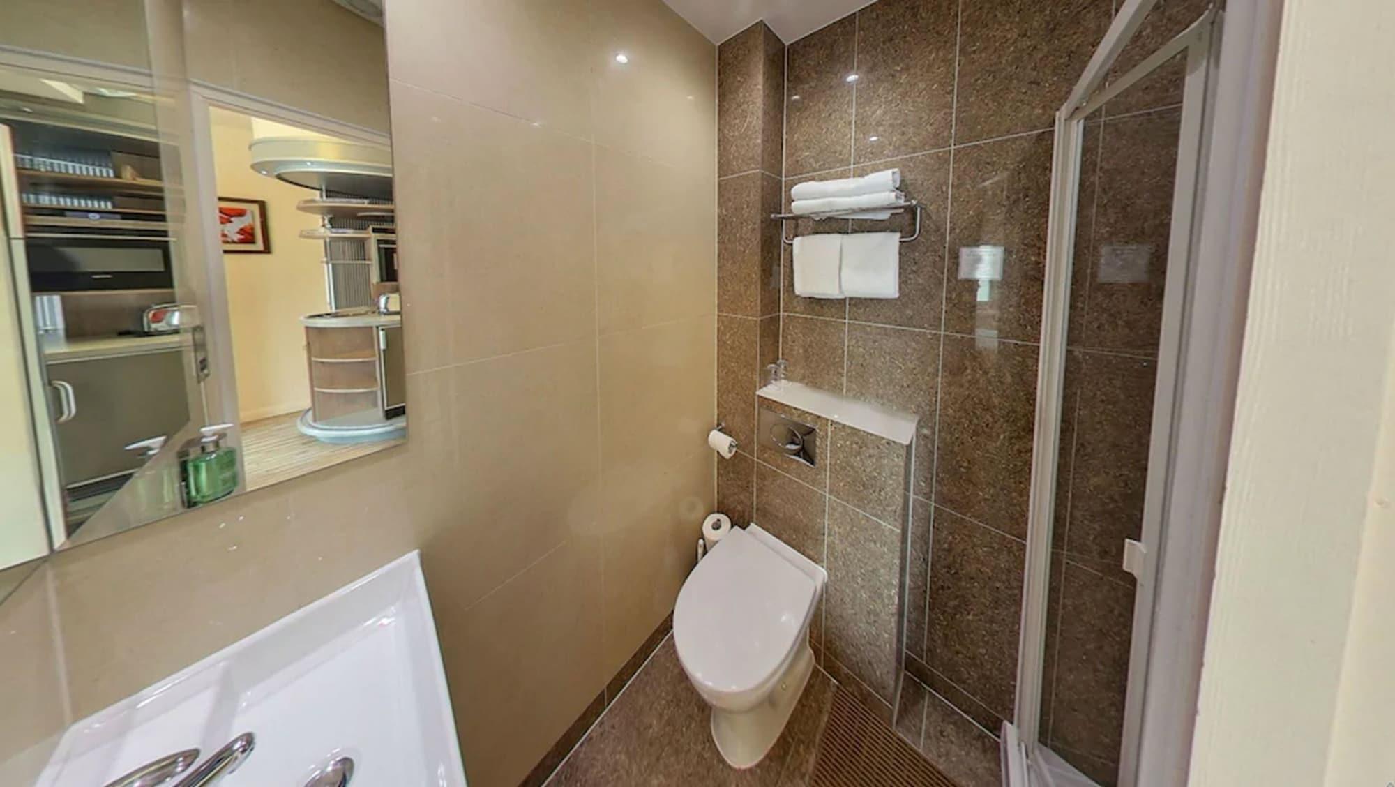 Simply Rooms & Suites Londen Buitenkant foto