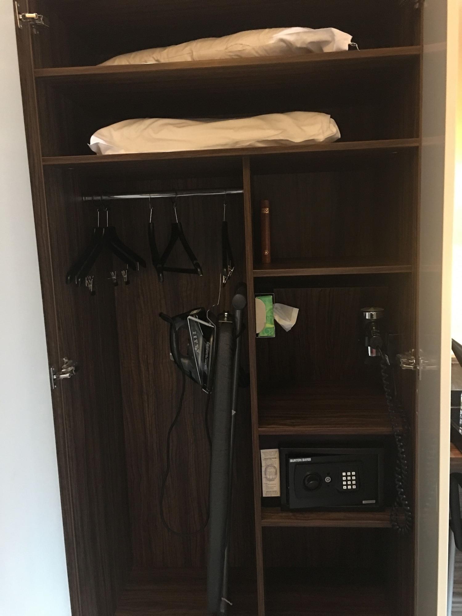 Simply Rooms & Suites Londen Buitenkant foto