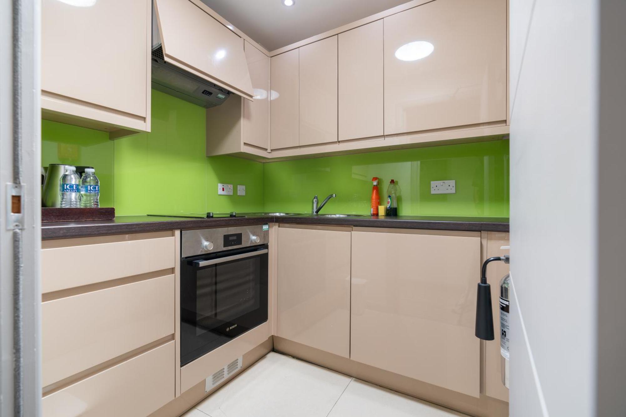 Simply Rooms & Suites Londen Buitenkant foto