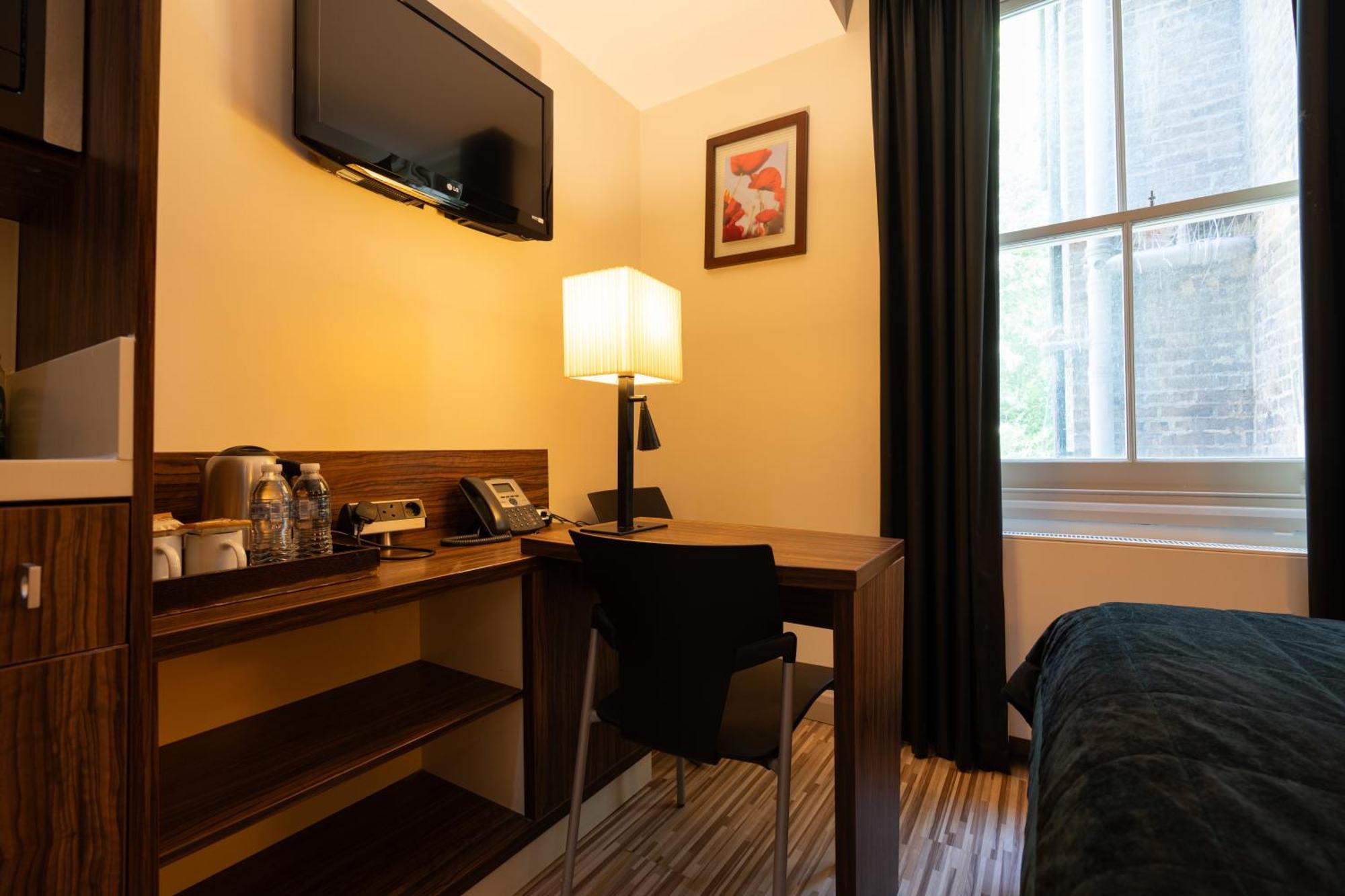 Simply Rooms & Suites Londen Buitenkant foto