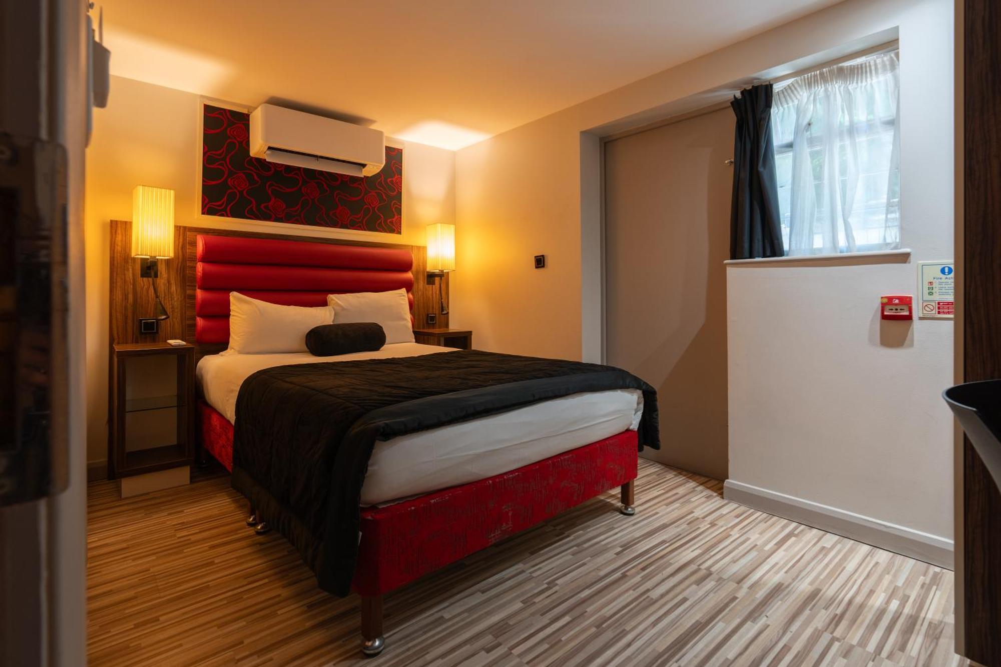 Simply Rooms & Suites Londen Buitenkant foto