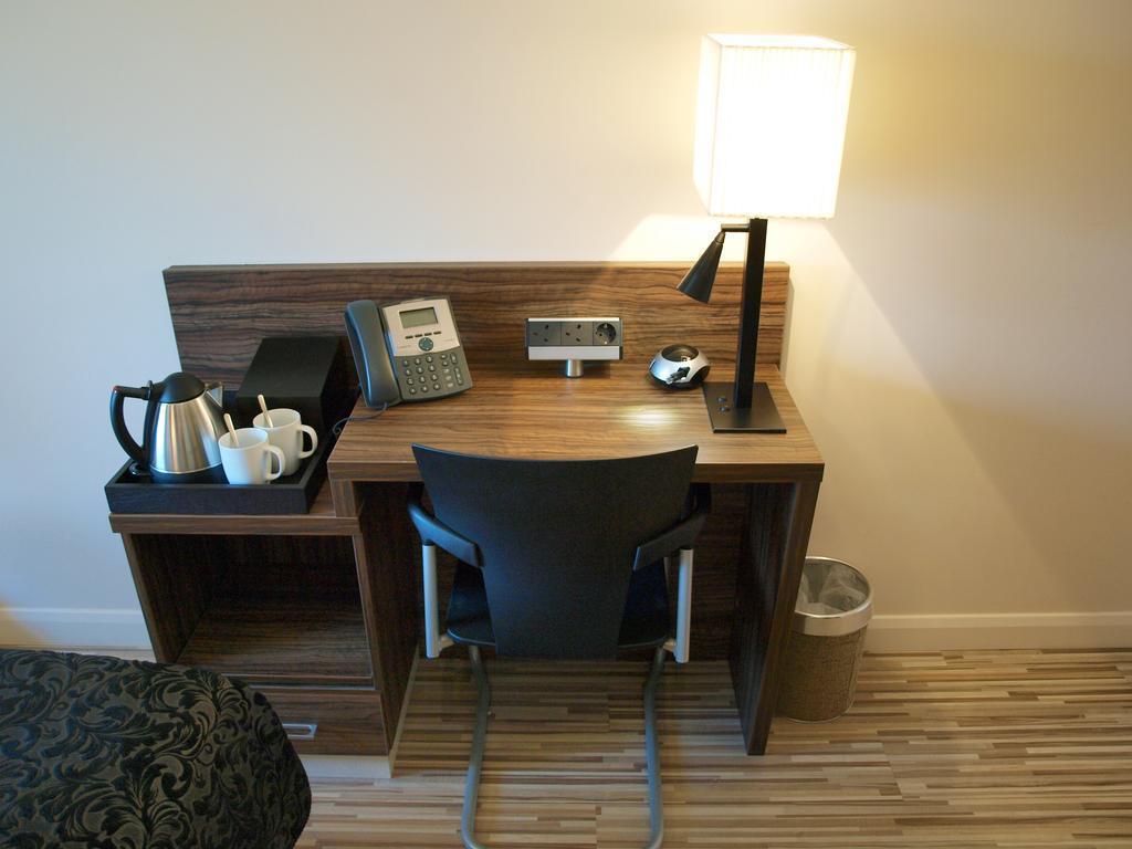 Simply Rooms & Suites Londen Buitenkant foto